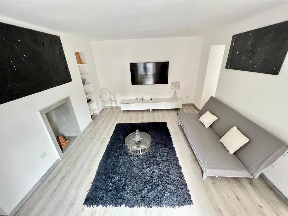 Abstract House Design Home In Center Of Turyn Zewnętrze zdjęcie