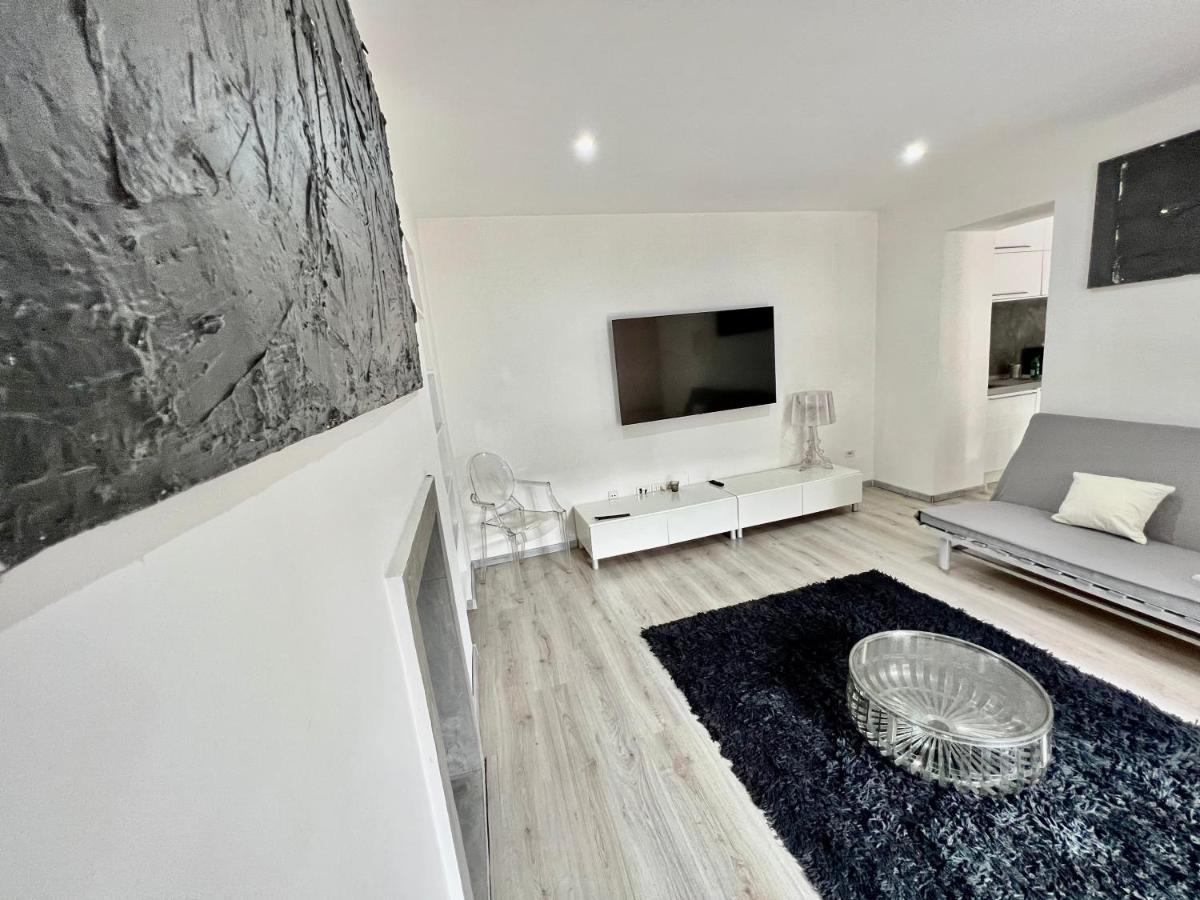 Abstract House Design Home In Center Of Turyn Zewnętrze zdjęcie